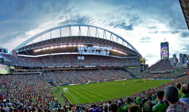 潘展乐破亚洲纪录夺冠 中国游泳新星闪耀世锦赛