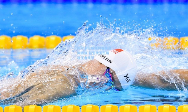 阿尔卡拉斯强势晋级温网四强 新生代天王展现王者风范